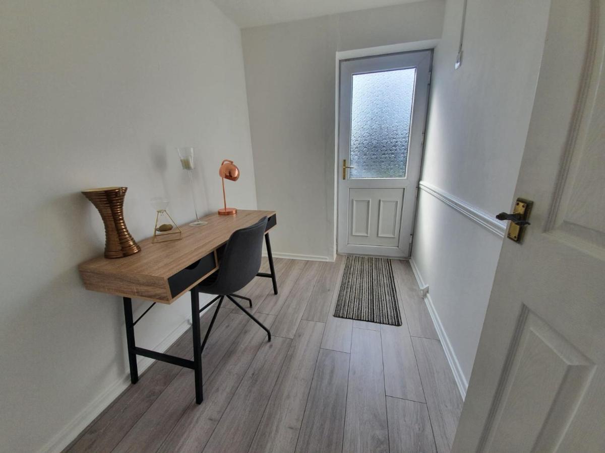 Bv Luxury Spacious 3 Bedroom House At Isaac Close Manchester Zewnętrze zdjęcie