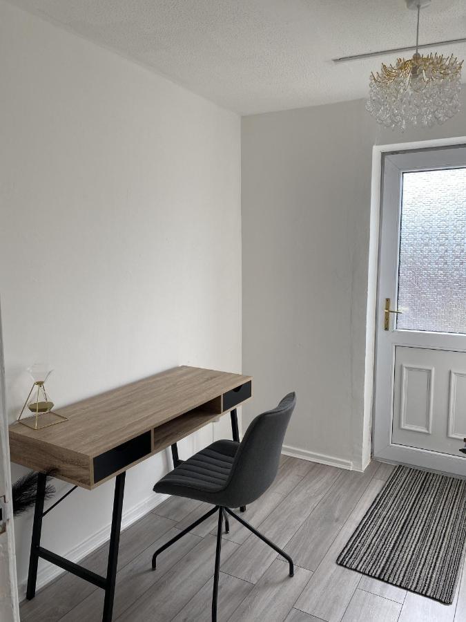 Bv Luxury Spacious 3 Bedroom House At Isaac Close Manchester Zewnętrze zdjęcie